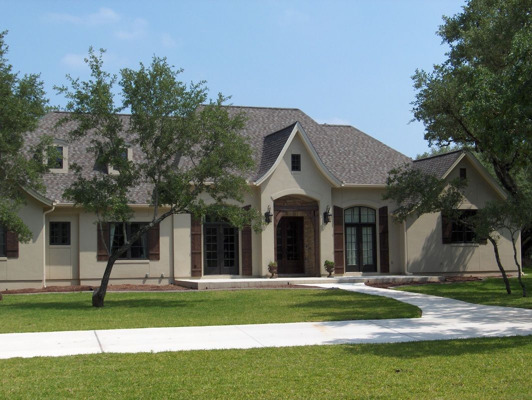 Robert Allison Custom Homes - Blanco, TX