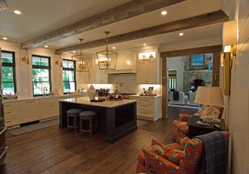 casa en Russ Doucette Custom Homes, Inc por Russ Doucette Custom Homes, Inc