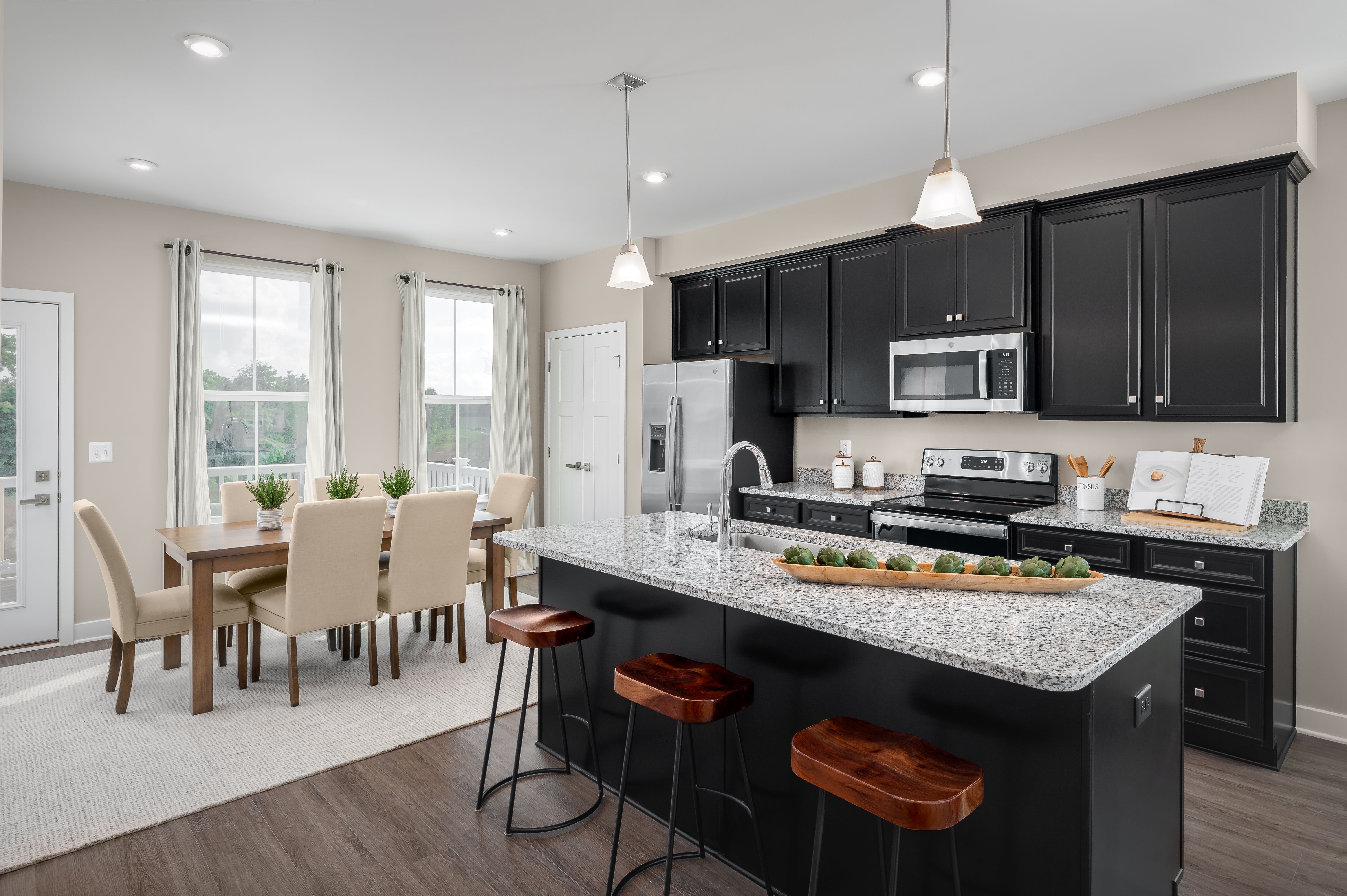 Aberdeen Overlook Townhomes por Ryan Homes en Baltimore Maryland