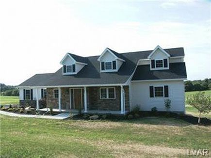 S & S Custom Home - Saylorsburg, PA