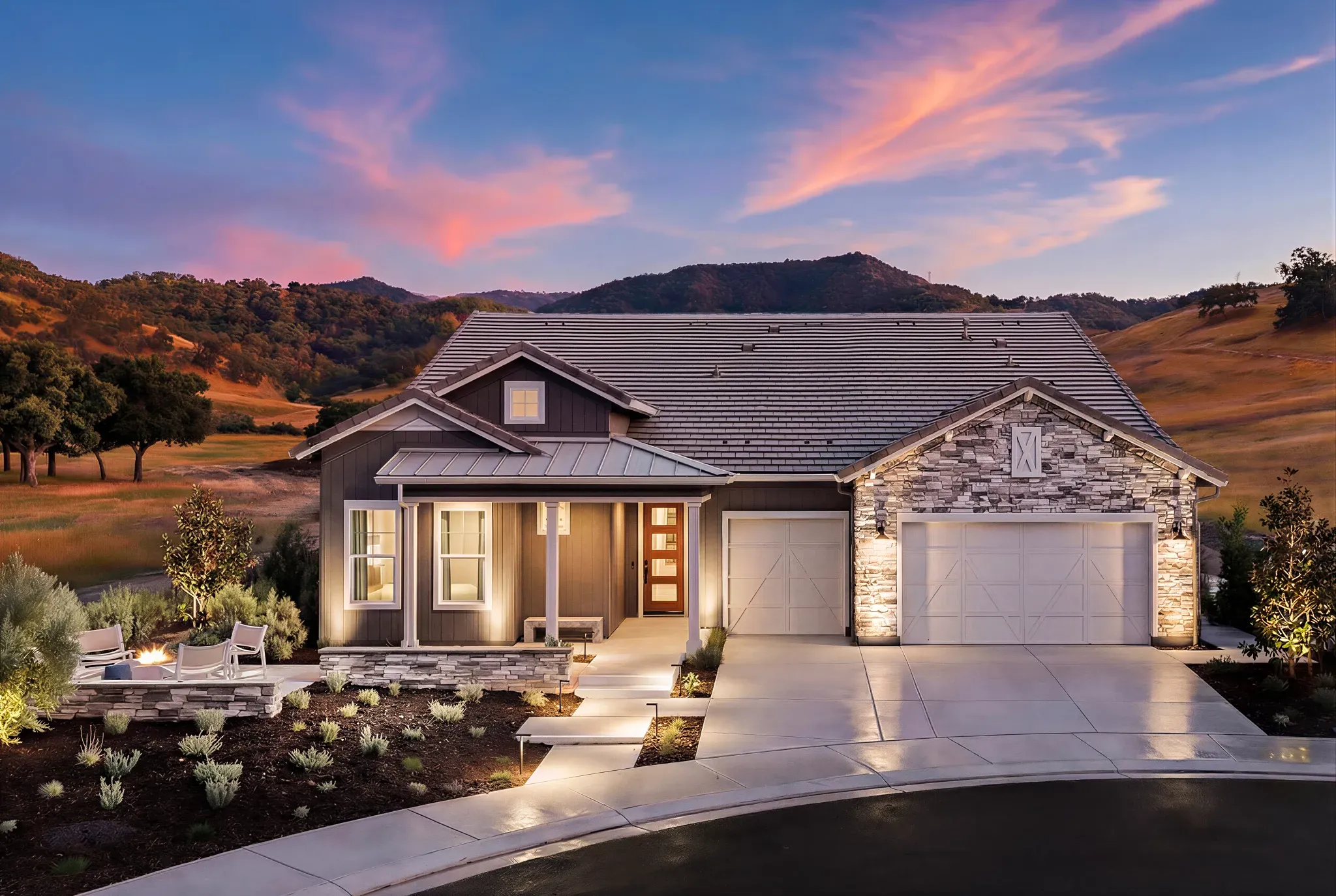 Exterior of Starion Model at San Juan Oaks