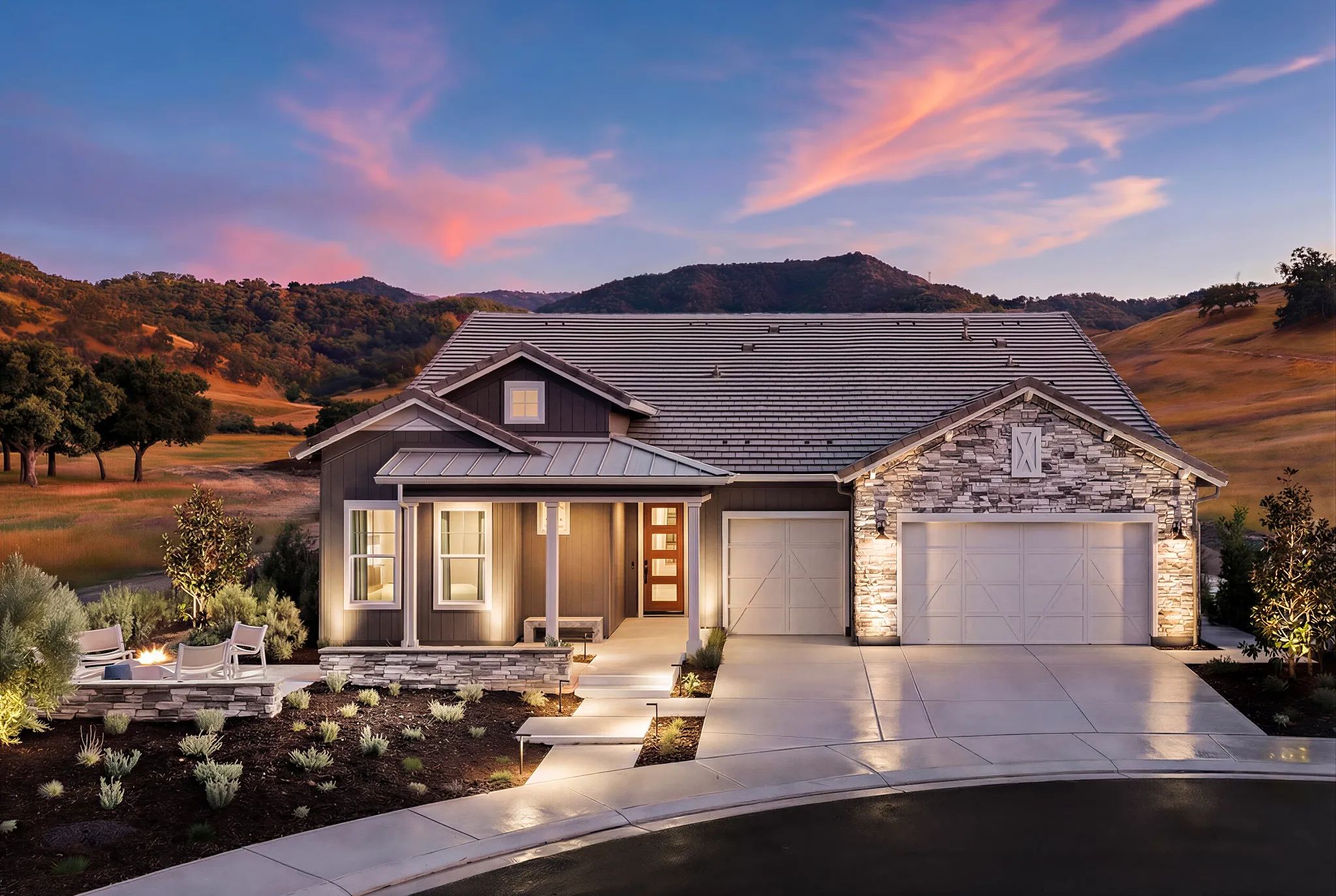 Exterior of Starion Model at San Juan Oaks