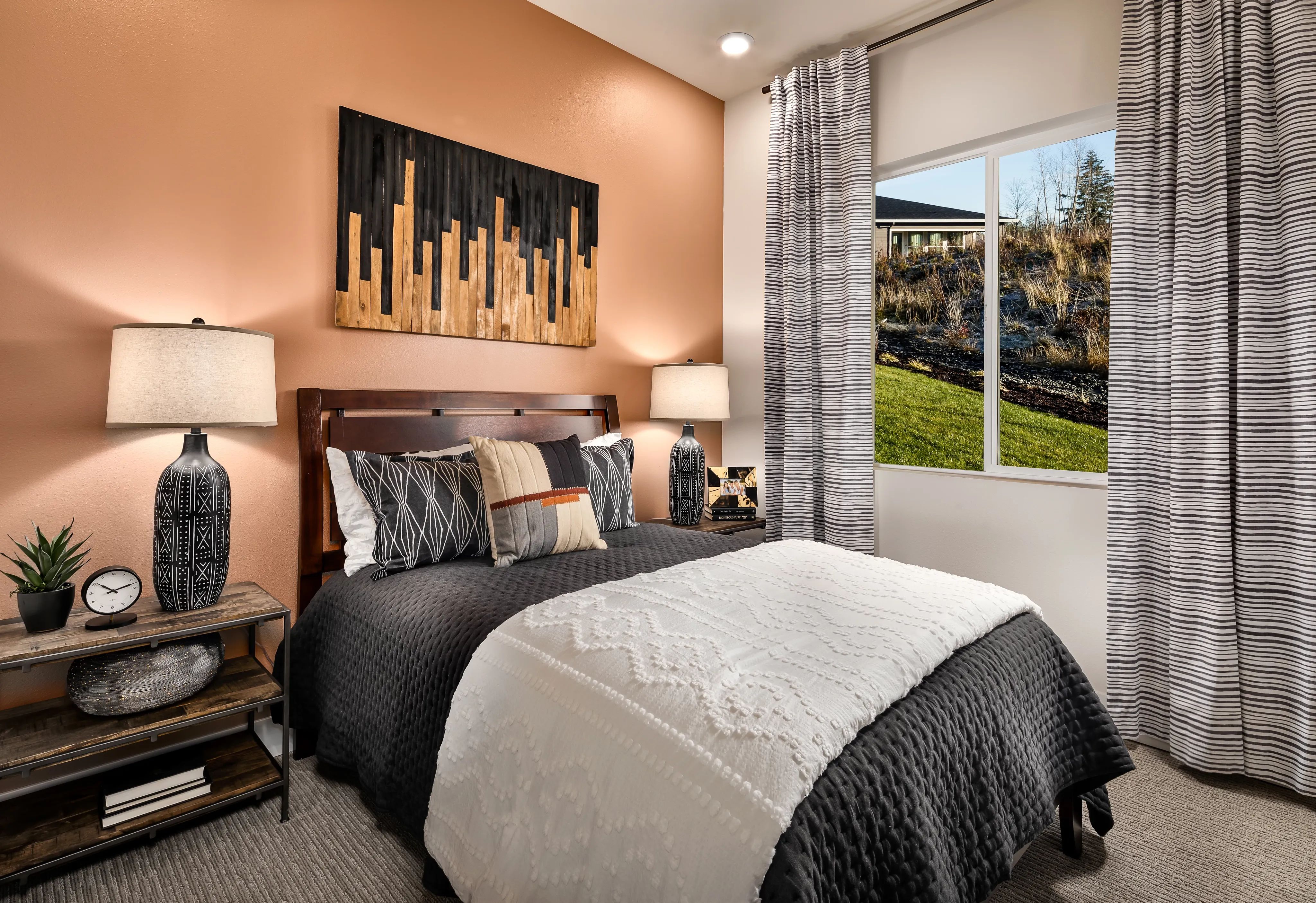 Proclaim Guest Bed at Trilogy at Tehaleh