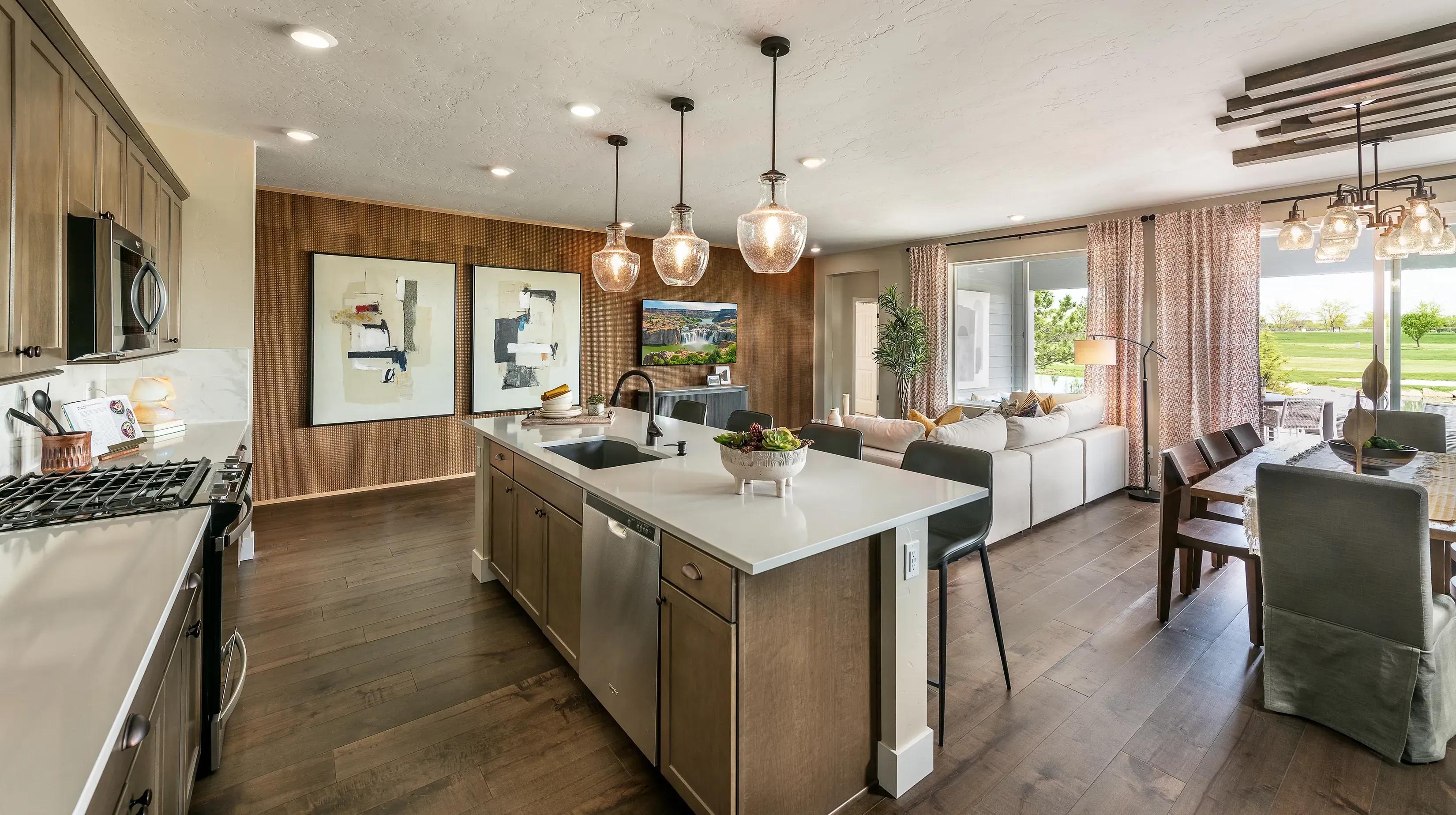 Great Room & Kitchen