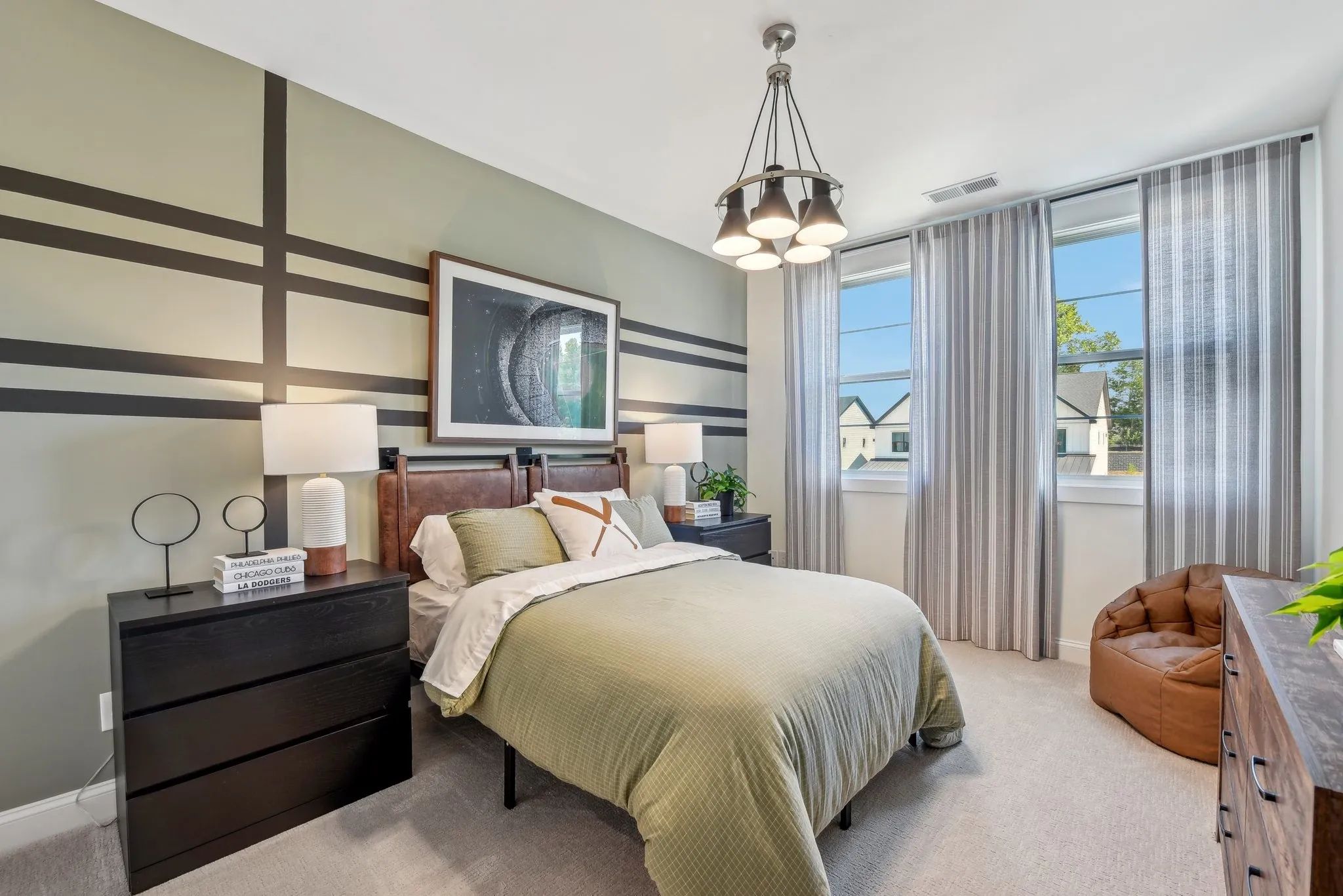 Logan Model Bed 2, Windell Woods