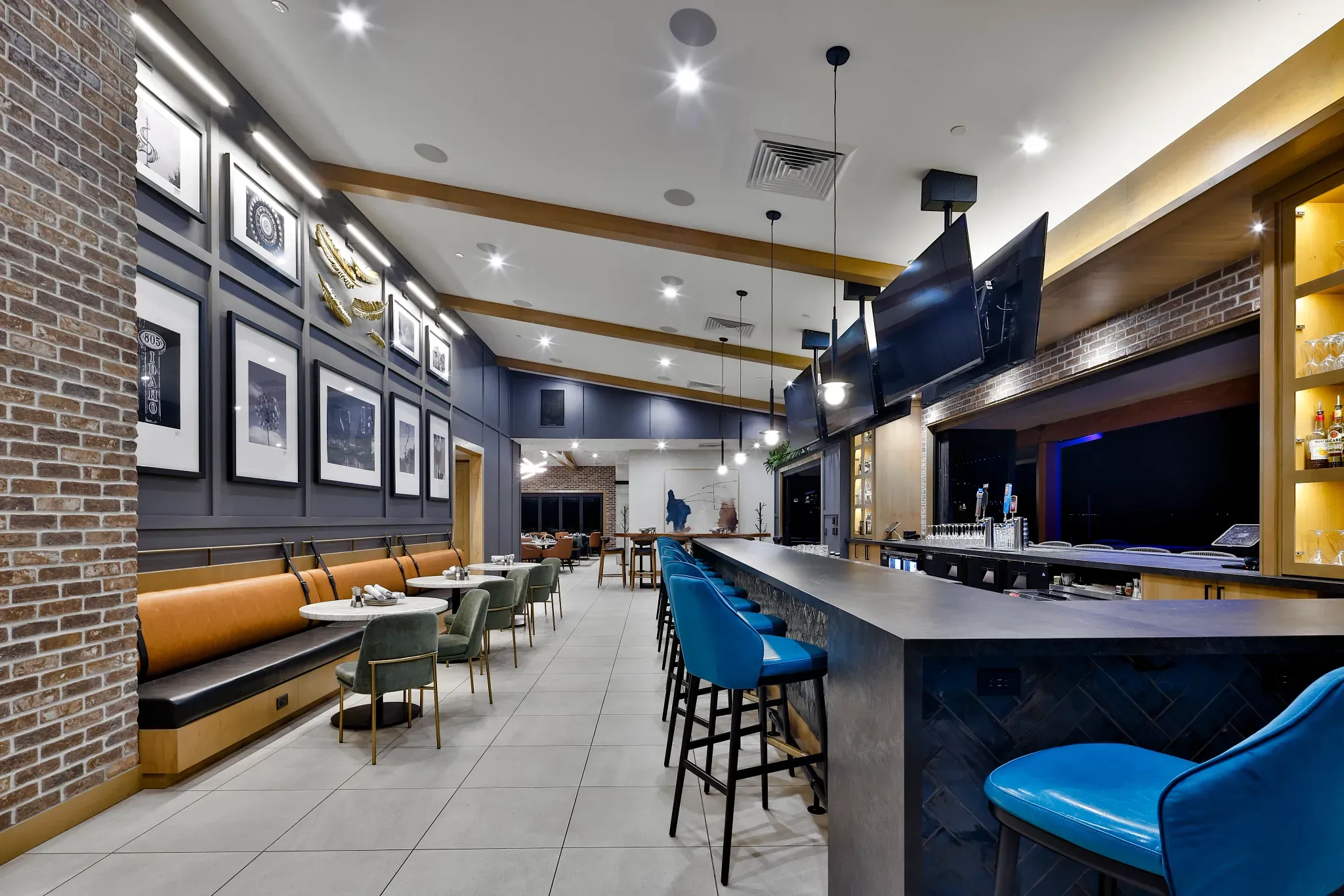 RiverSix Bar