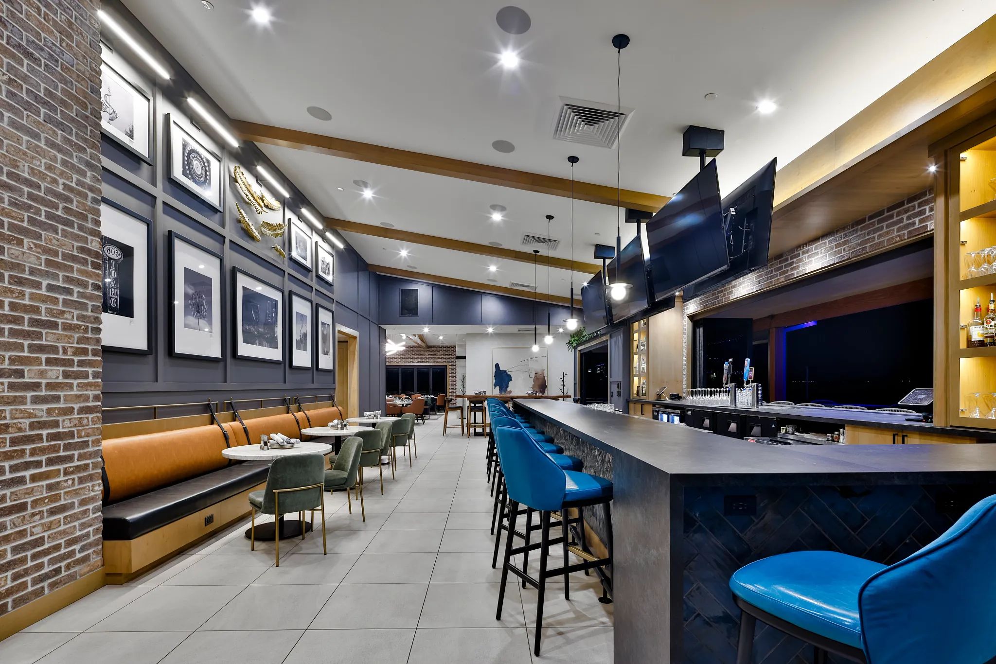 RiverSix Bar