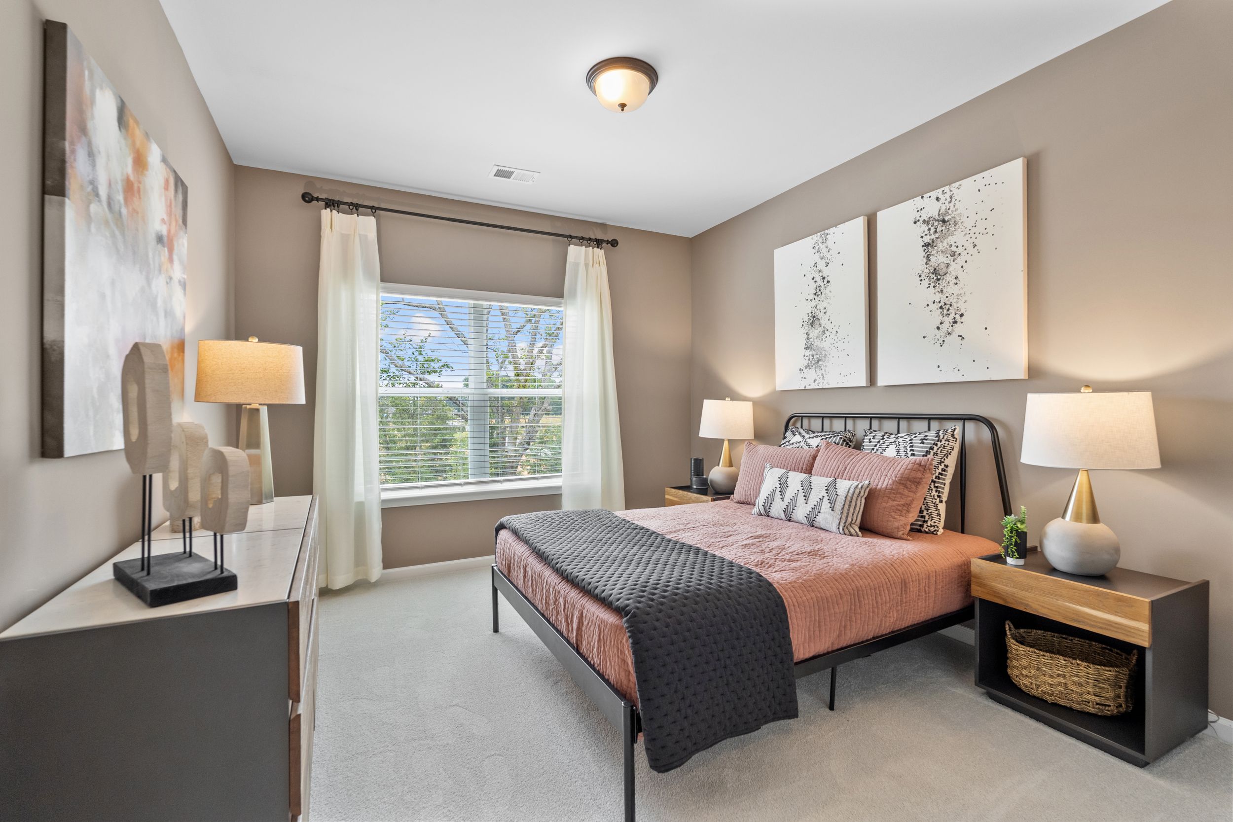 The Ellison II - Secondary Bedroom