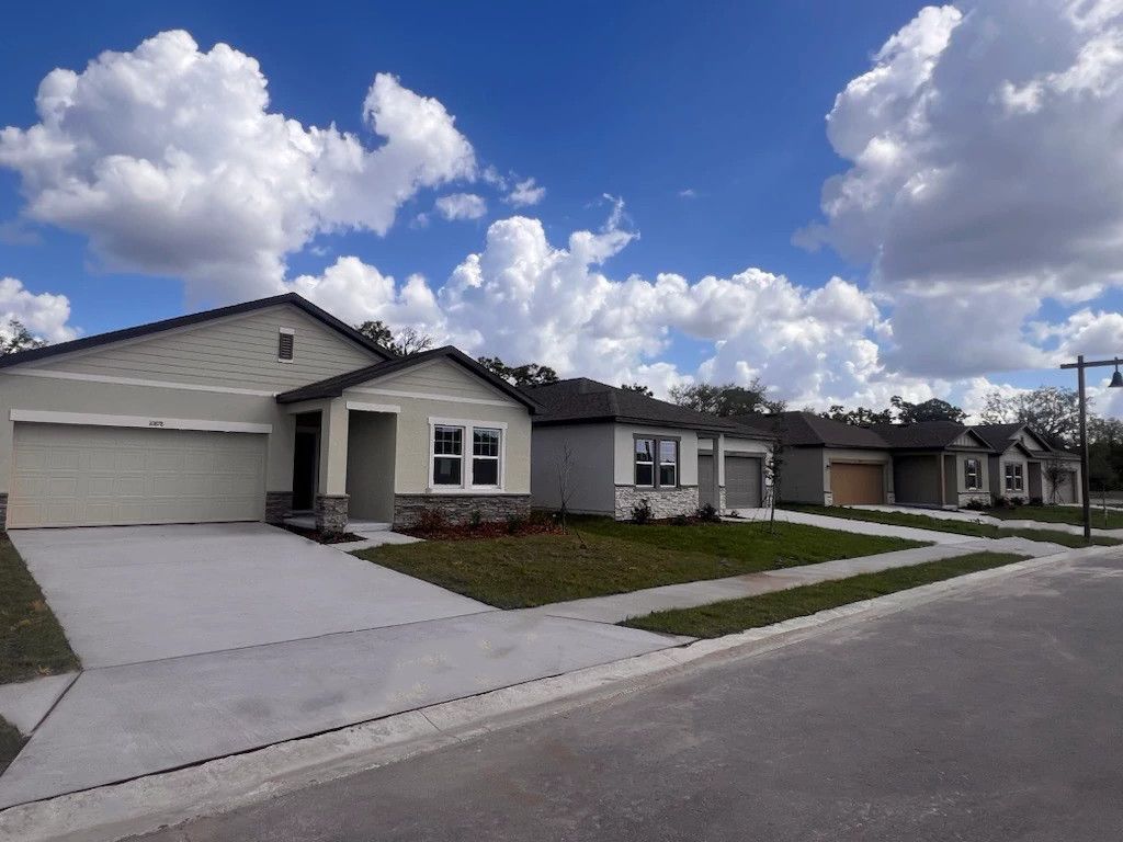 casa en Oakfield Lakes por Starlight Homes