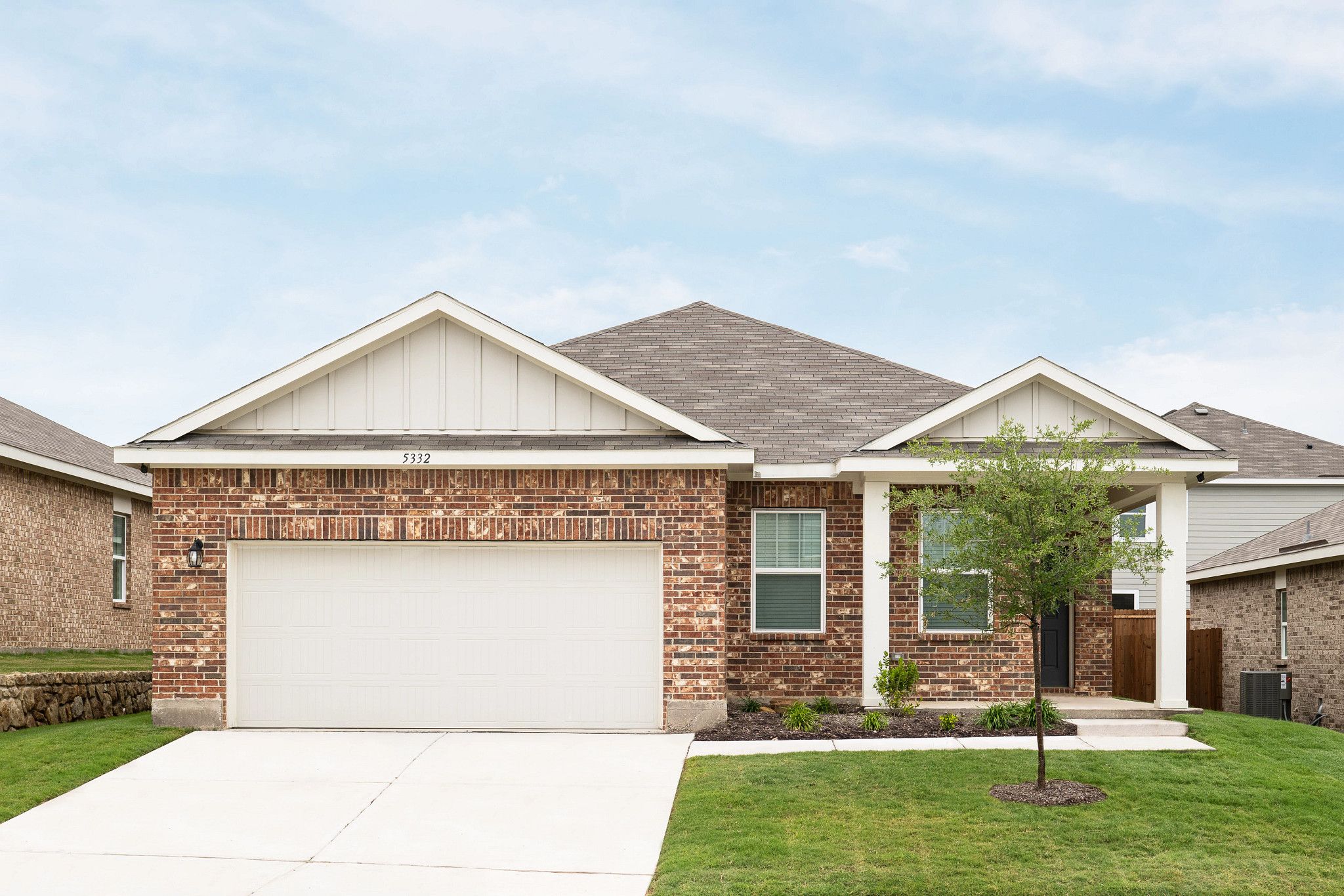 casa en Cattleman's Crossing por Starlight Homes