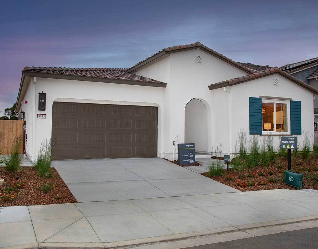casa en Cascade at Waterstone por Tri Pointe Homes
