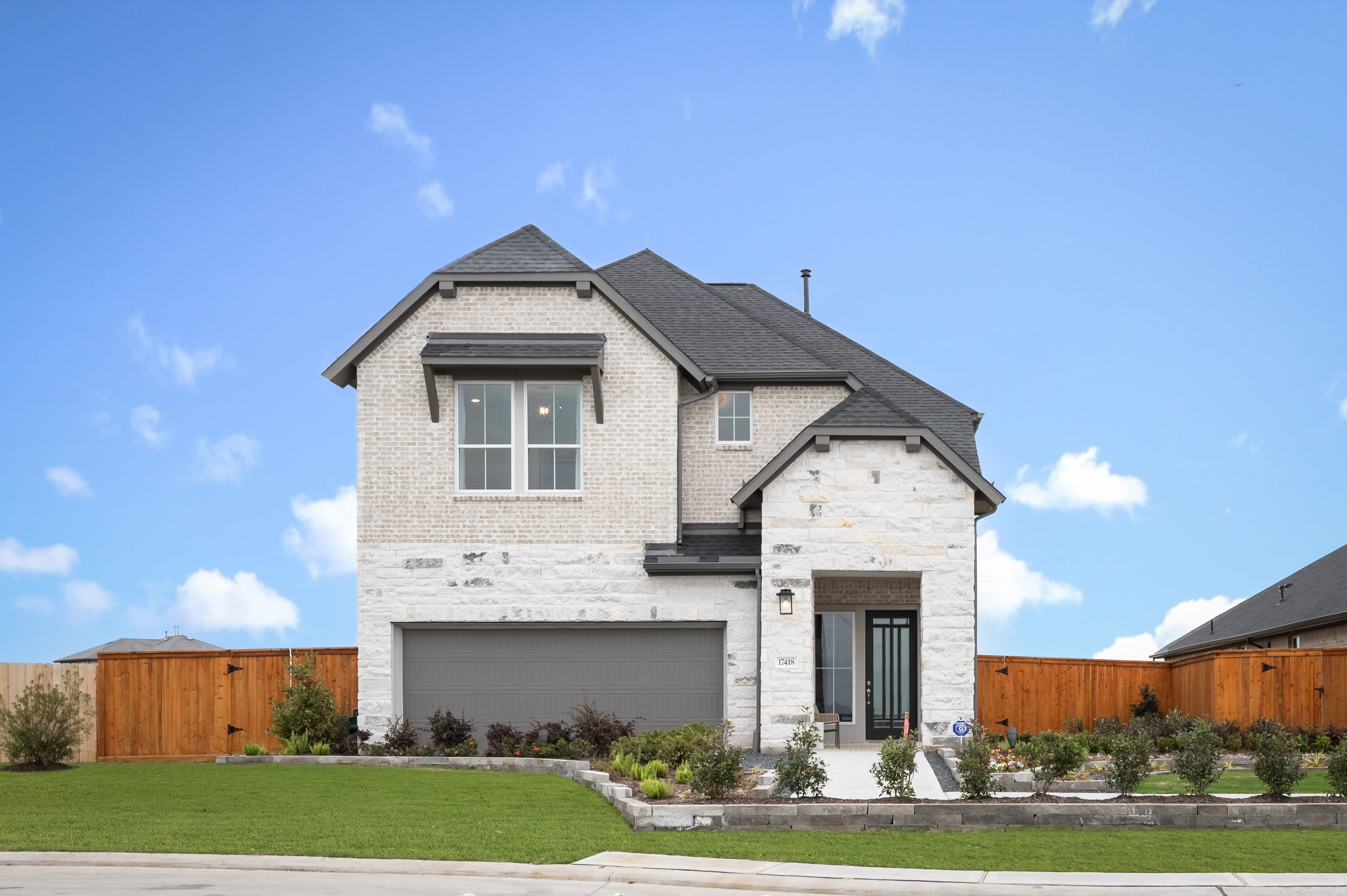 Trillium 40' por Tri Pointe Homes en Houston Texas