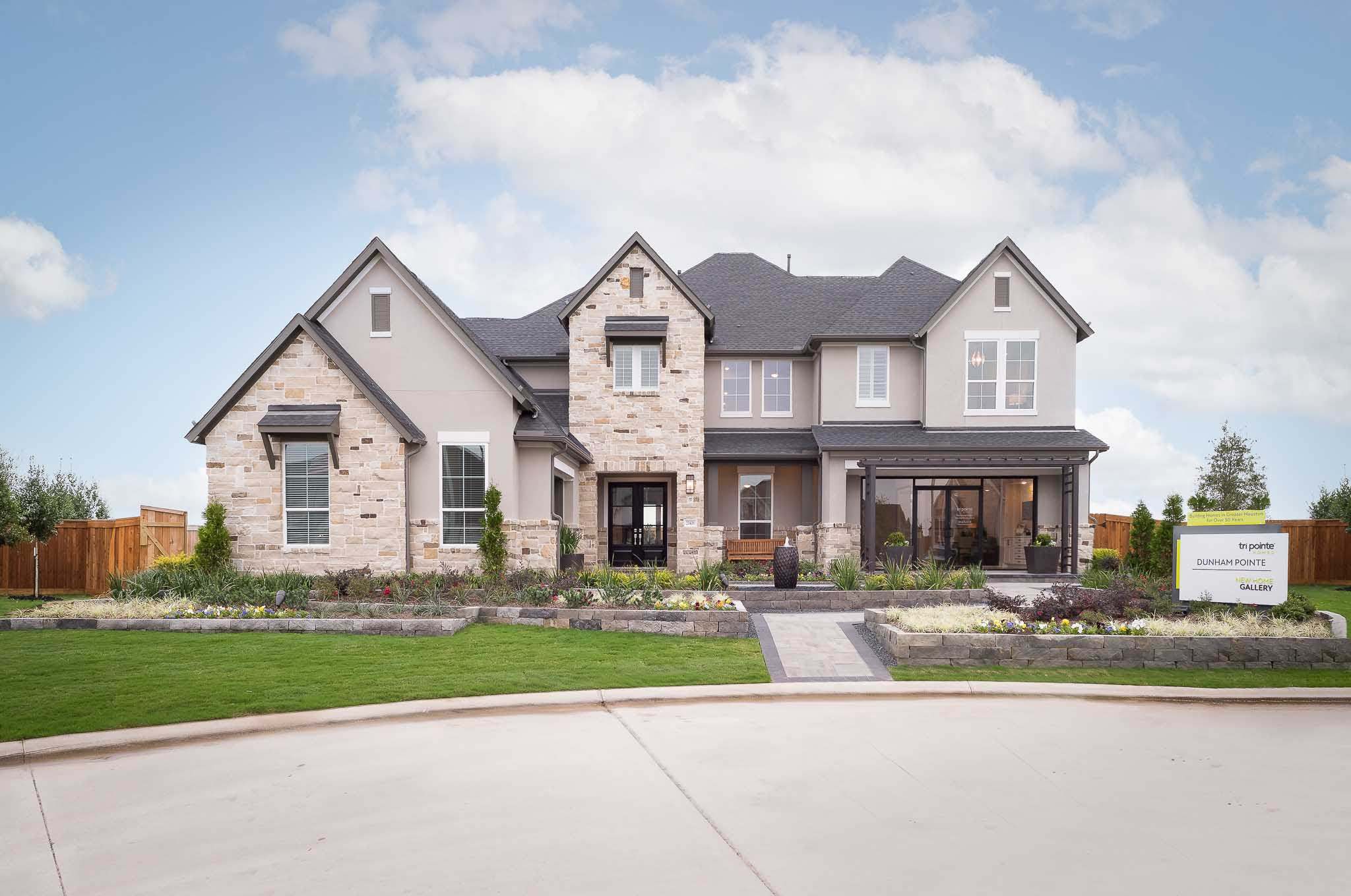 Dunham Pointe 80' por Tri Pointe Homes en Houston Texas