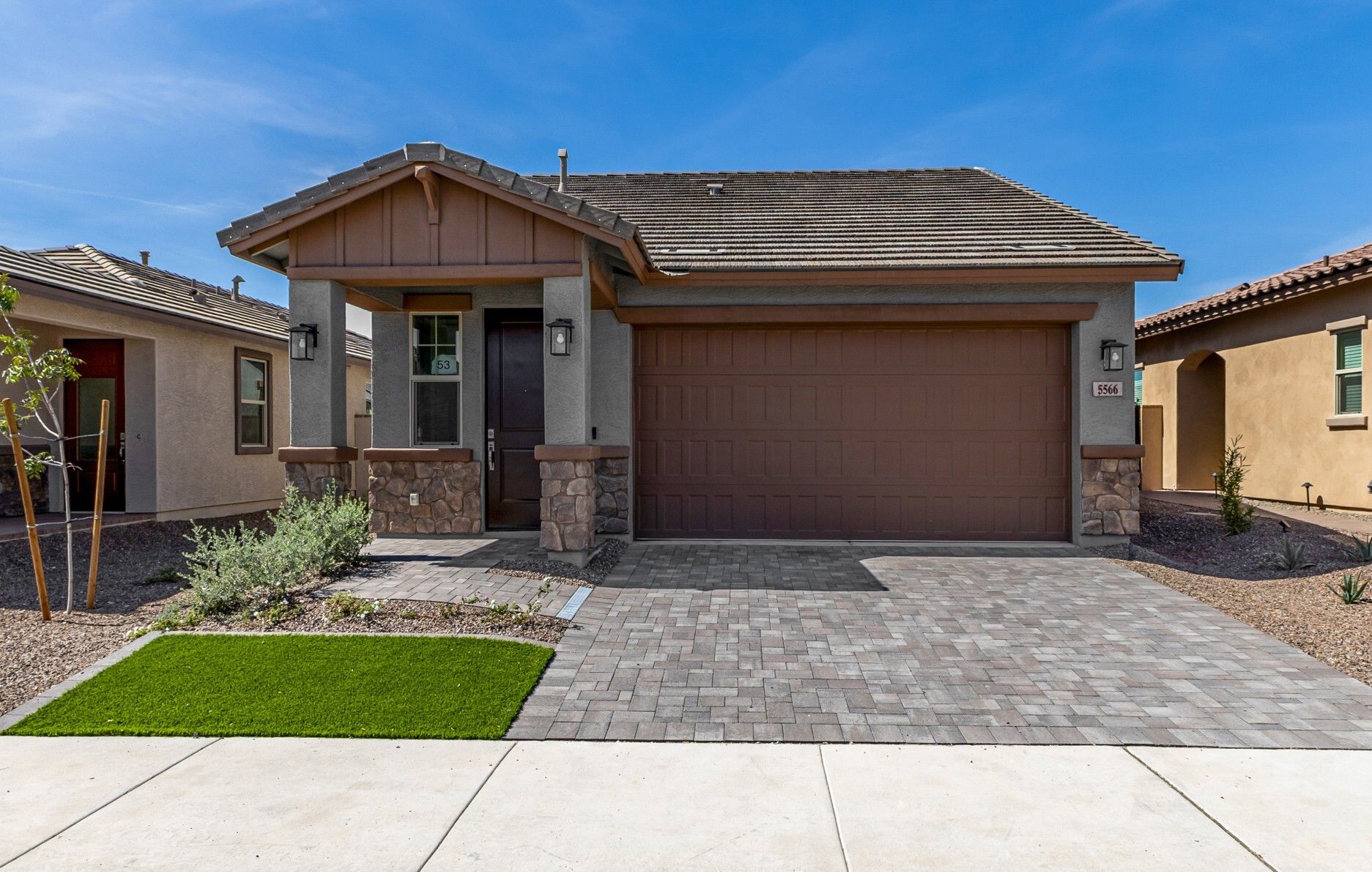 Mira Vista at Victory por Risewell Homes en Phoenix-Mesa Arizona