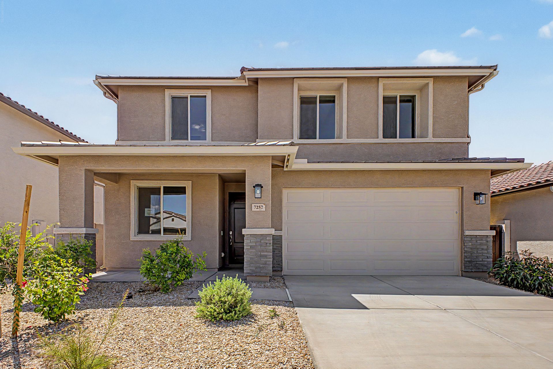 Wildera – Crest Series por Risewell Homes en Phoenix-Mesa Arizona