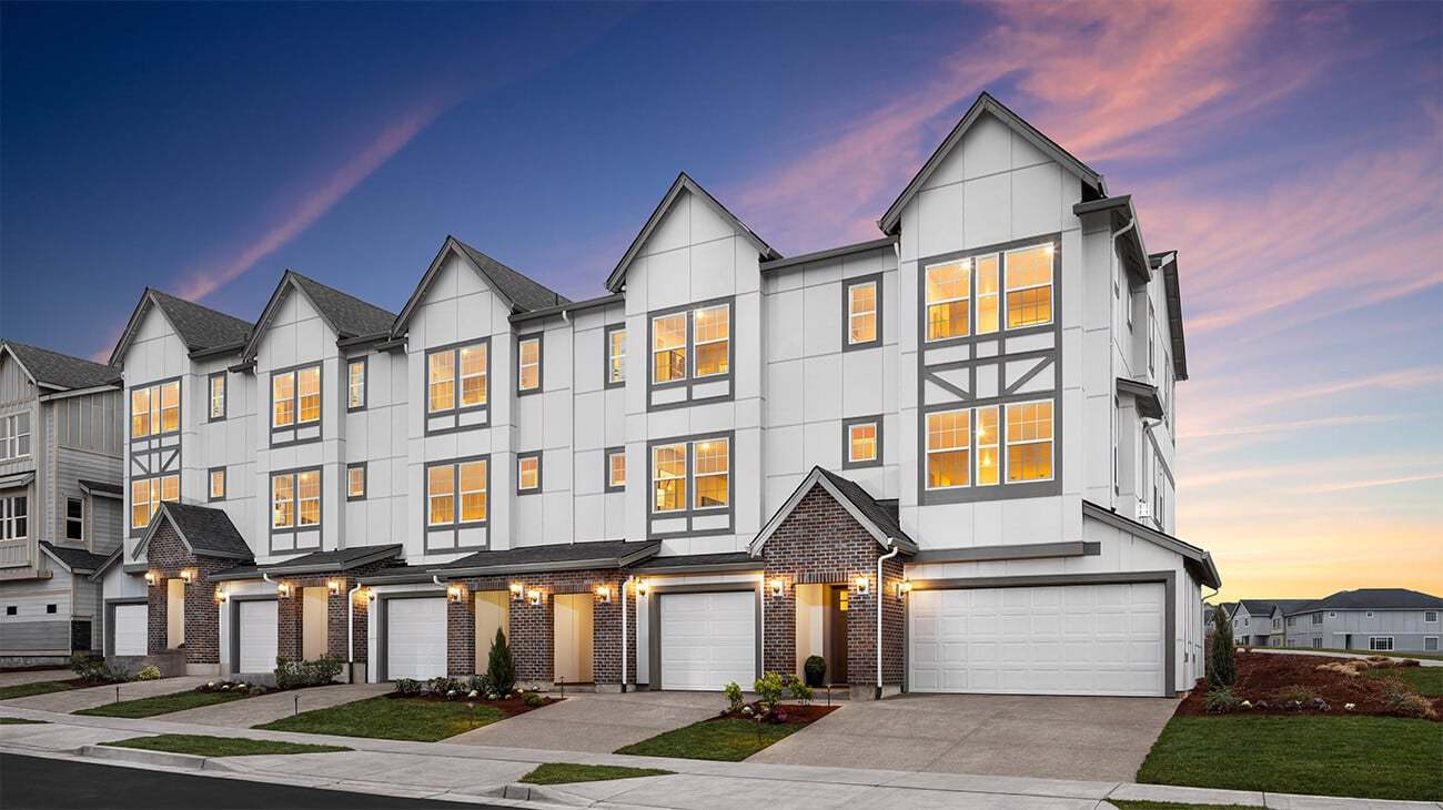 The Townes at the Vineyard por Risewell Homes en Portland-Vancouver Oregon