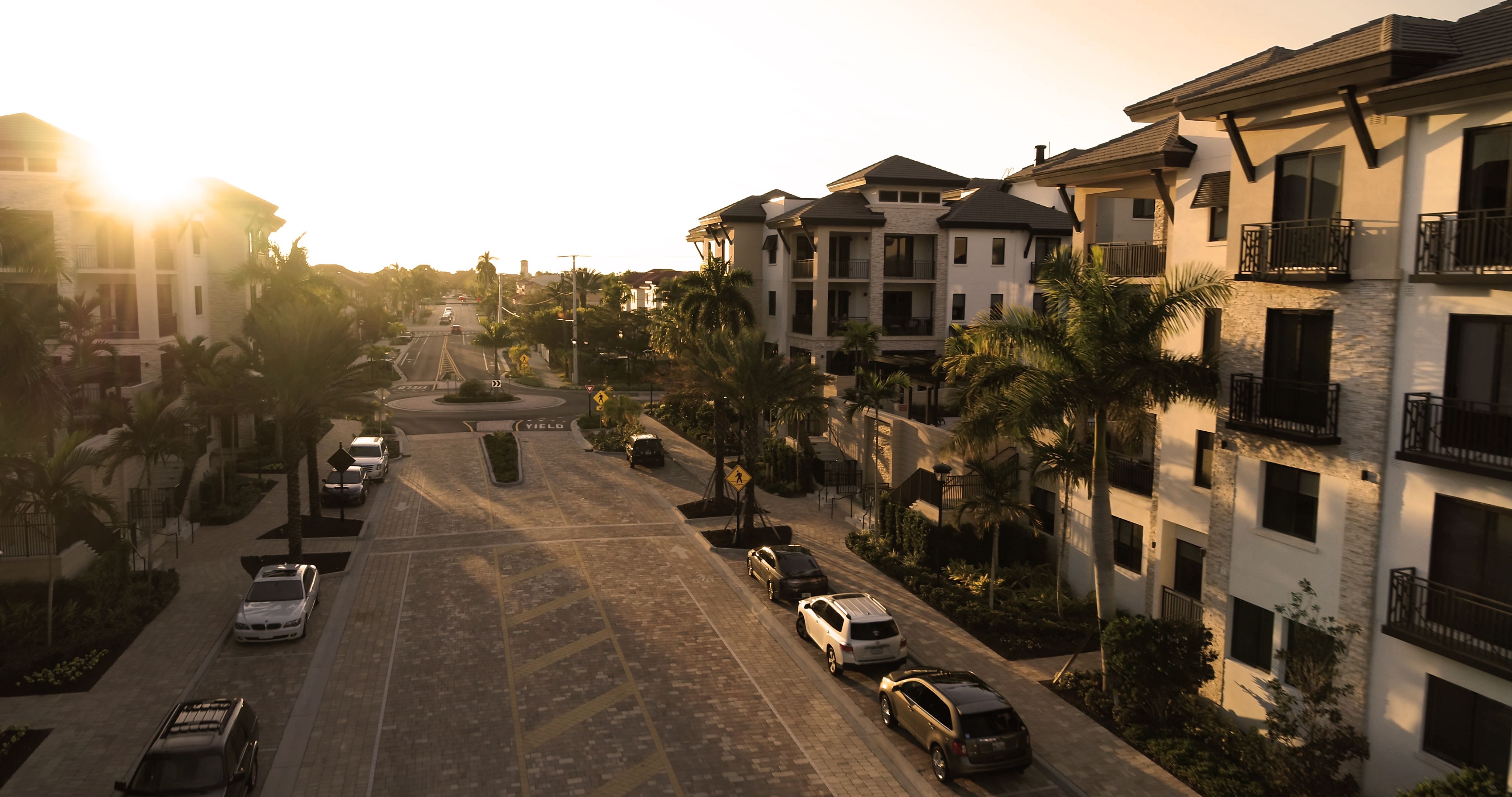 casa en Encore at Naples Square por The Ronto Group