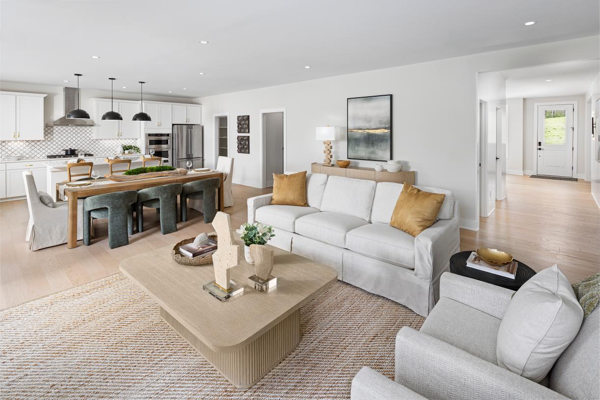 Tomlinson Pointe - Longford Collection