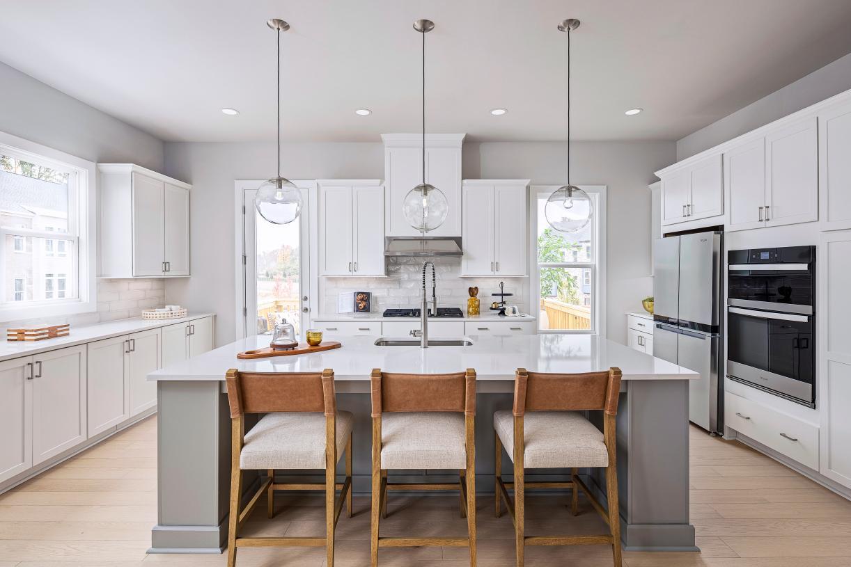 casa en Toll Brothers at East Cobb Walk - Emerald Collection por Toll Brothers