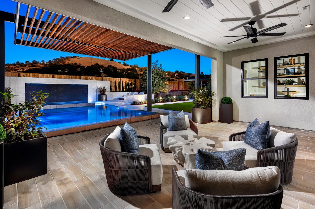 casa en Santa Rosa Valley Estates por Toll Brothers