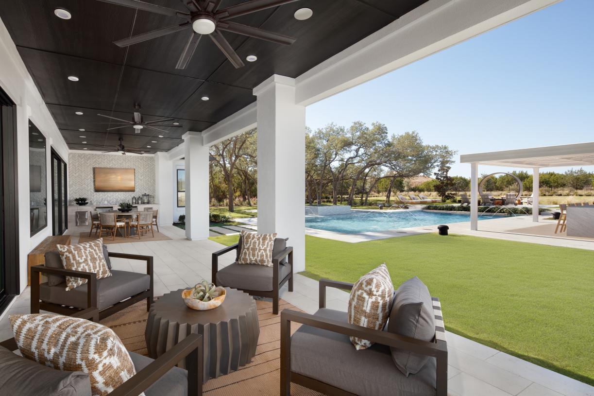 Toll Brothers at Woodland Estates por Toll Brothers en Austin Texas