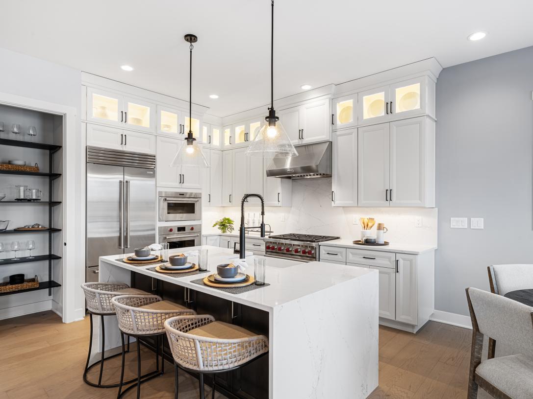 Toll Brothers at The Pinehills - Owls Nest - Regency Collect por Toll Brothers en Boston Massachusetts