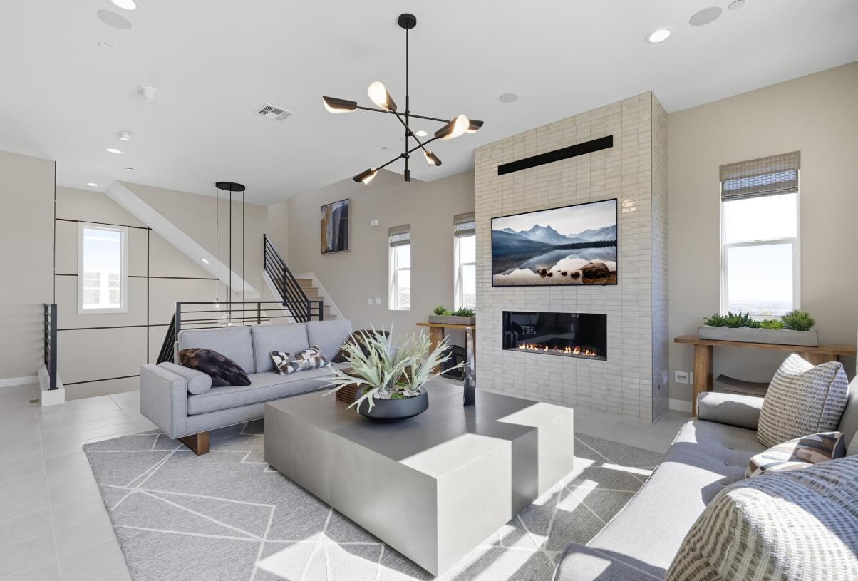 casa en Silverstone at Metro Heights por Toll Brothers