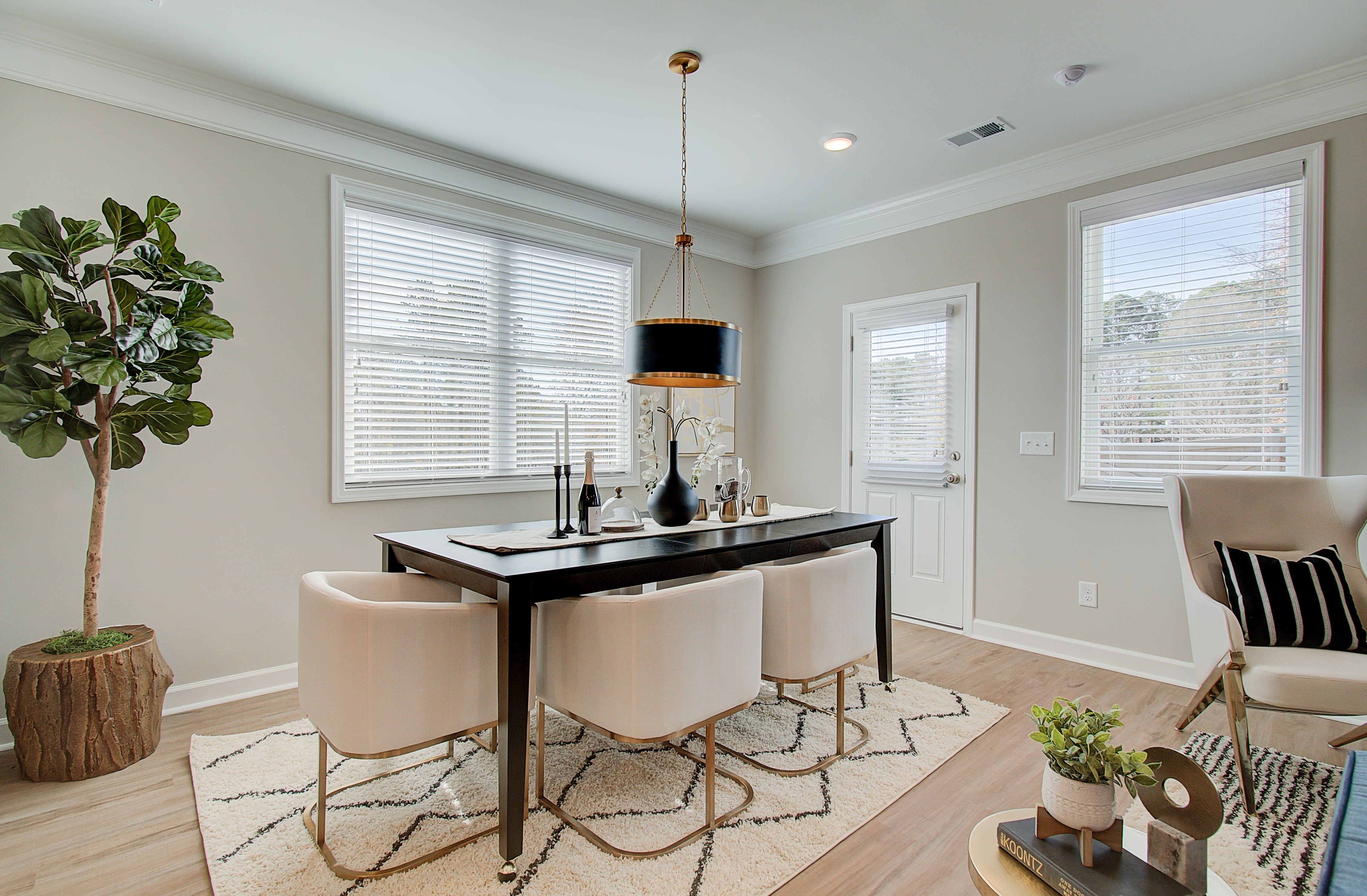 casa en Bluffs at Bells Ferry por Traton Homes