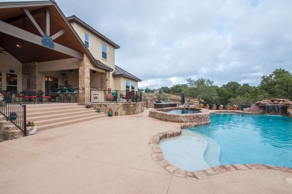 Las Brisas at Ensenada Shores - New Braunfels, TX