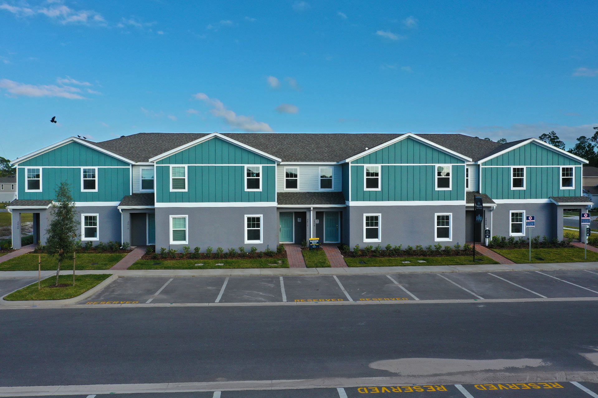 casa en Pine Meadows Reserve Townhomes por Trinity Family Buildiers
