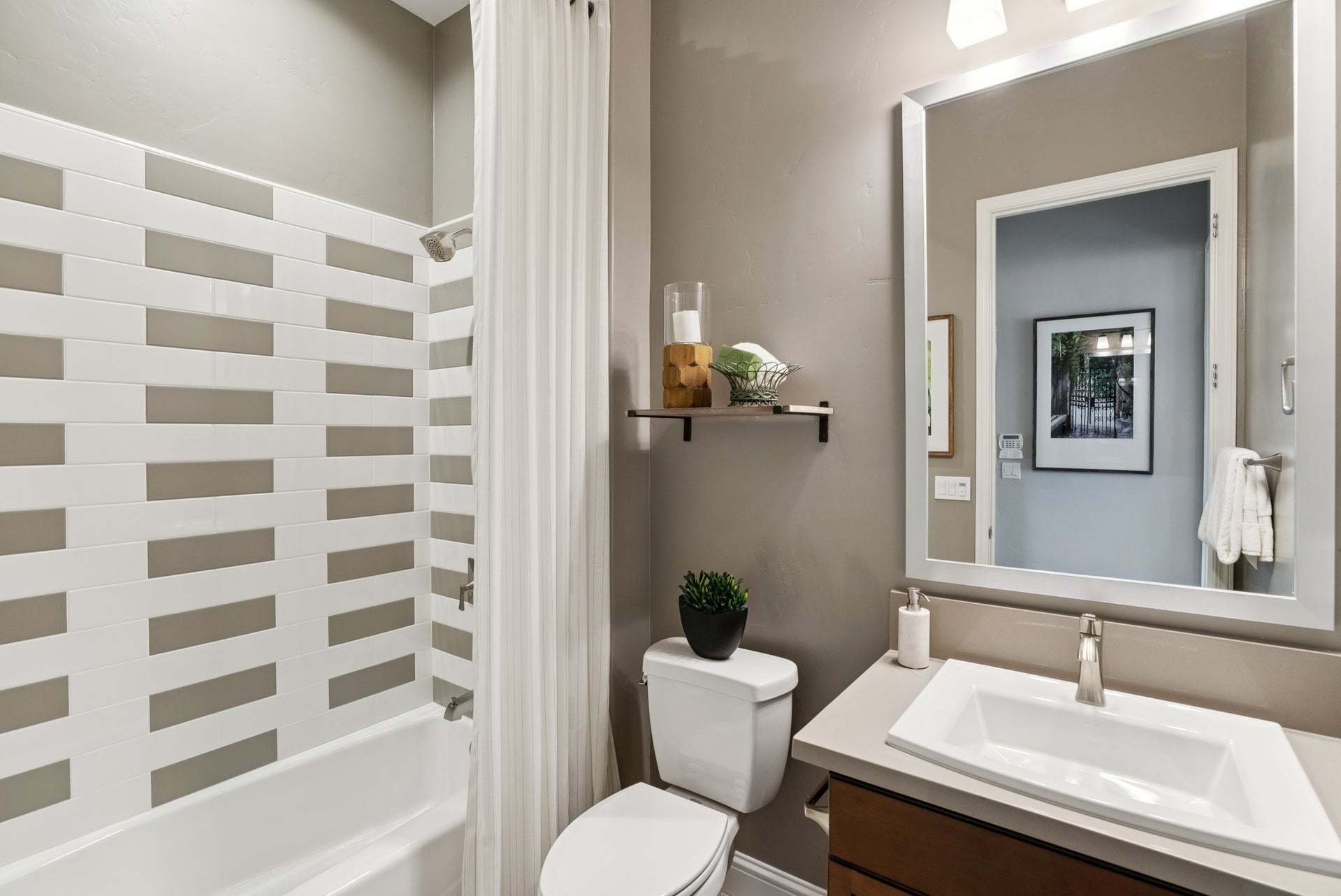 Villosa at Sea Haven | Hopkins Model | Bathroom 2