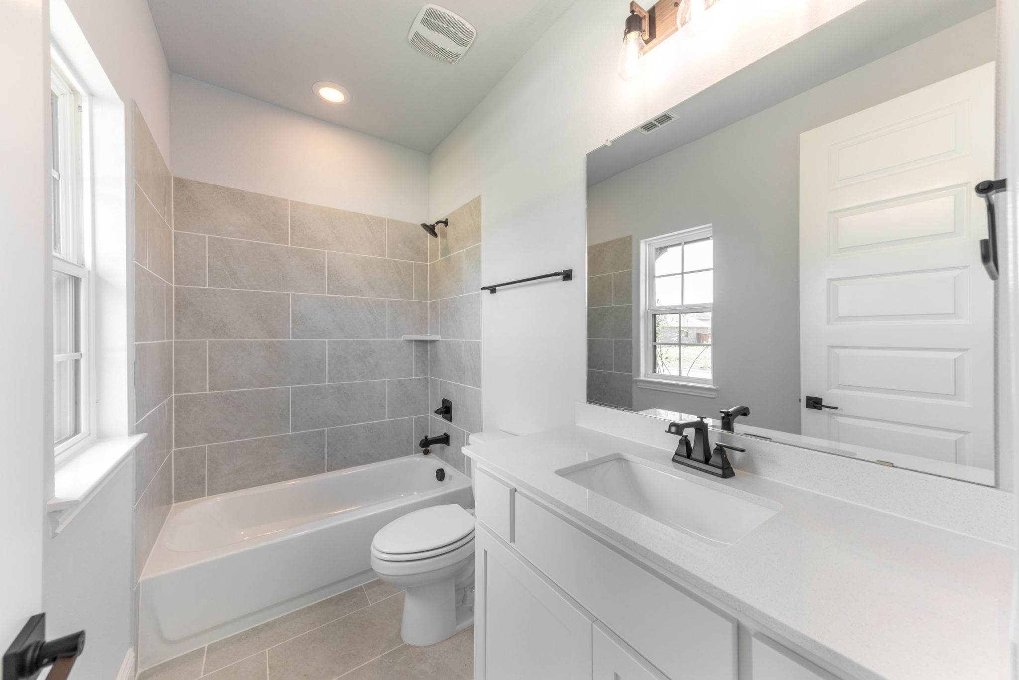225 Wintergrass Dr. Waxahachie, TX 75165