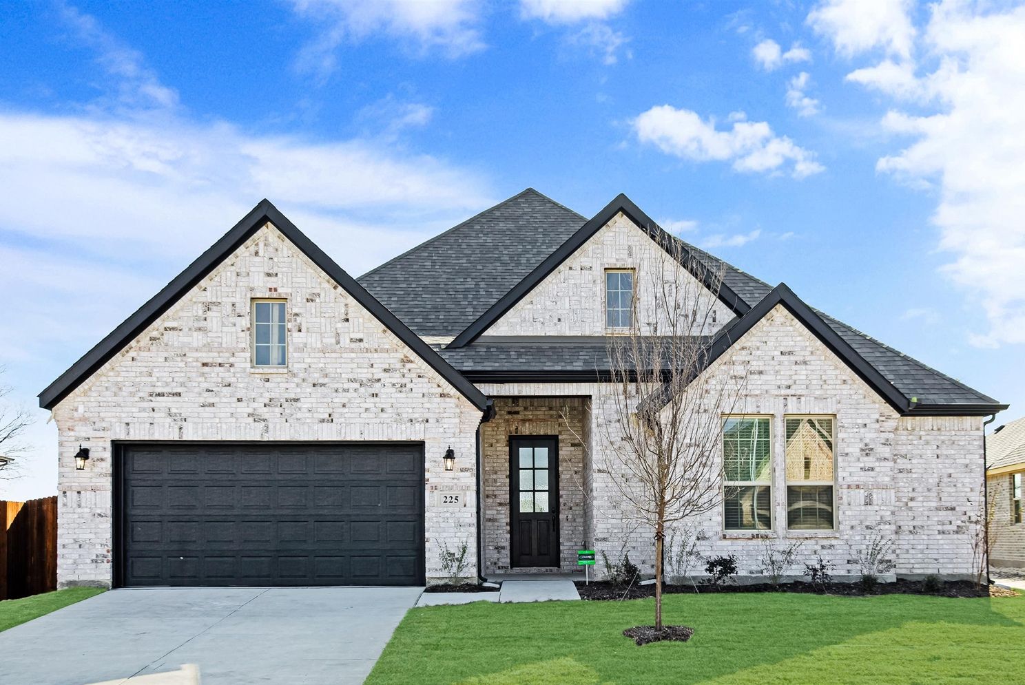 225 Wintergrass Dr. Waxahachie, TX 75165
