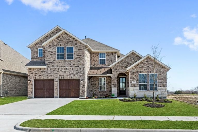 225 Wintergrass Dr. Waxahachie, TX 75165