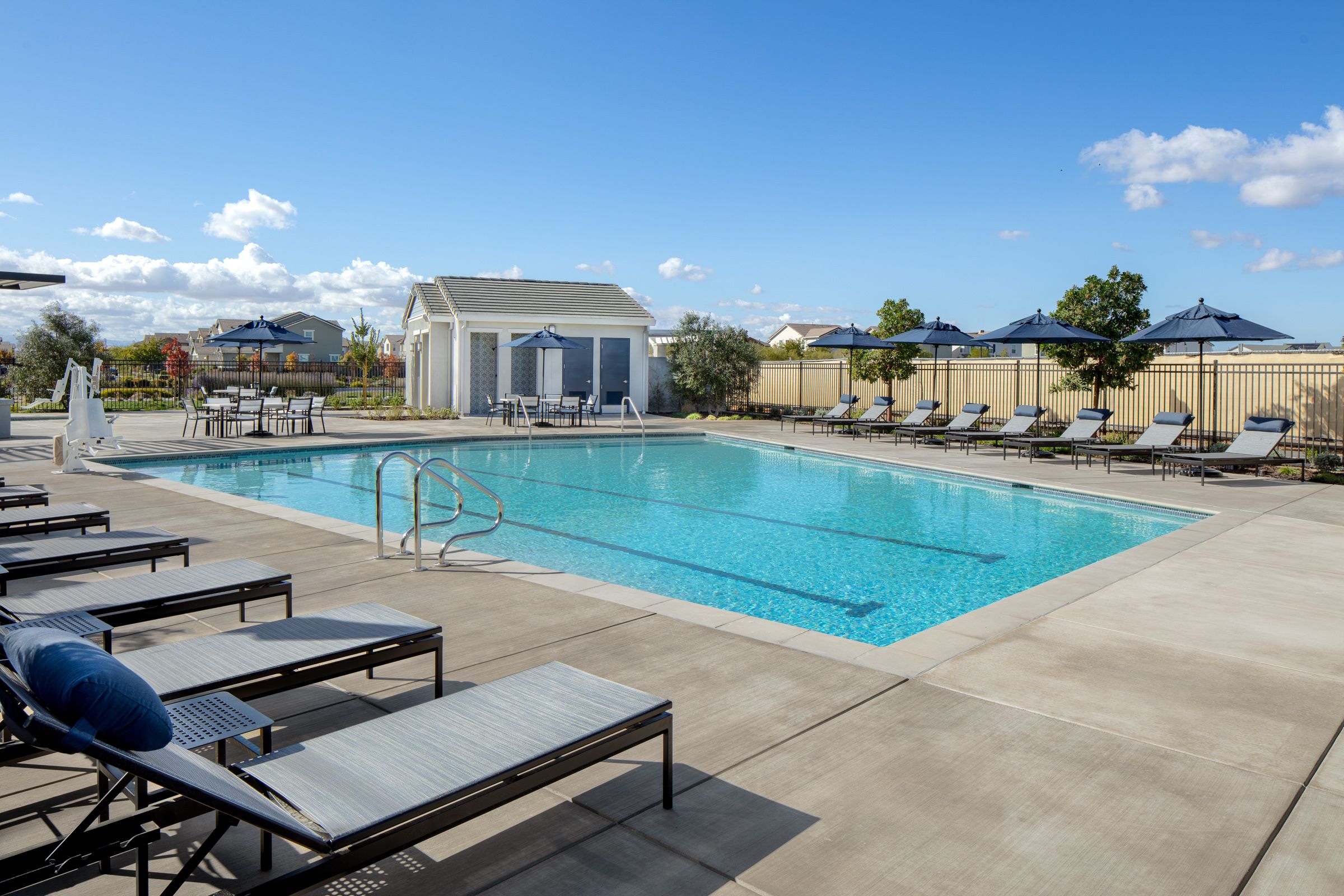 casa en Hideaway at River Islands por Van Daele Homes