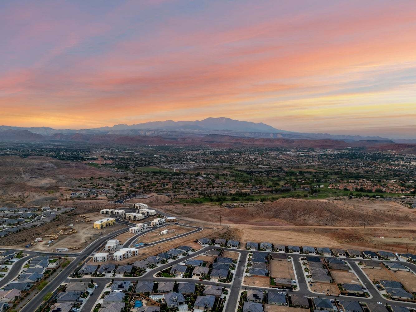 Desert Zen at Divario - St. George por Visionary Homes en St. George Utah