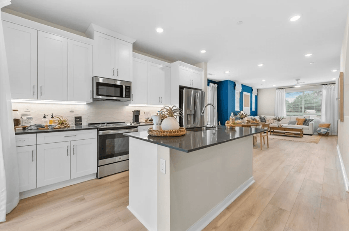 9425 1/2 N Sepulveda Blvd (Plan Four)