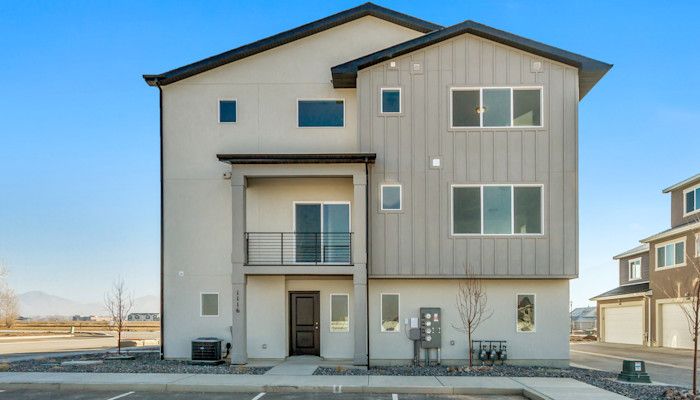 Regency at Harmony Place por Woodside Homes en Provo-Orem Utah