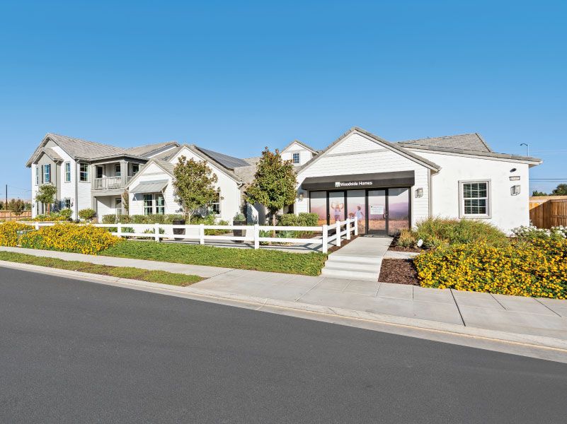 casa en Ivy Gate Series at Farmstead por Woodside Homes