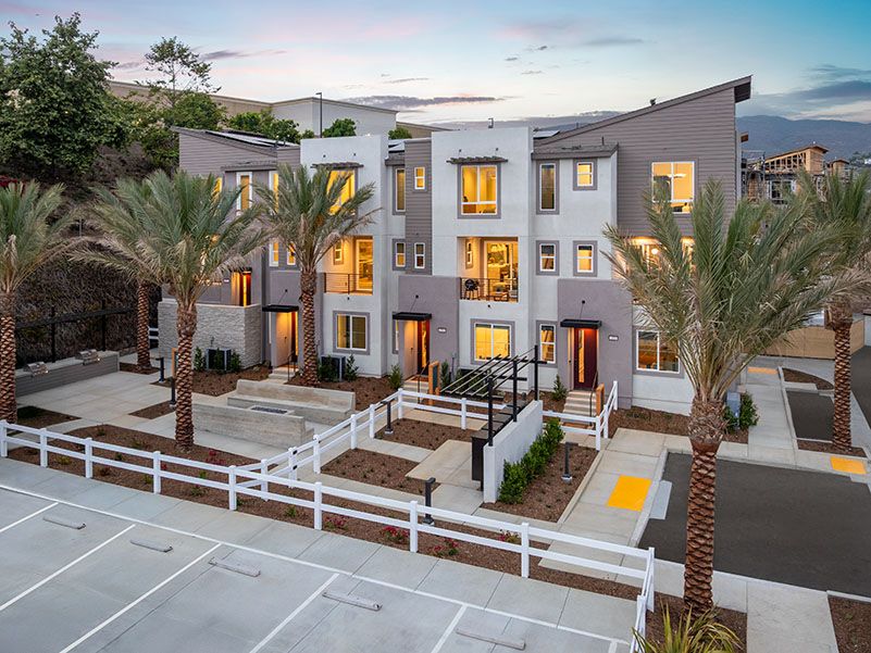 casa en The Nest at La Costa por Woodside Homes