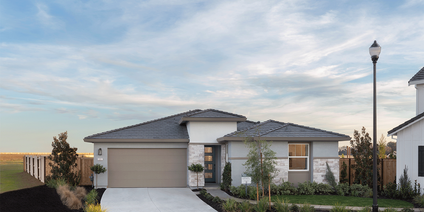 casa en Wildflower at Winding Creek por Woodside Homes