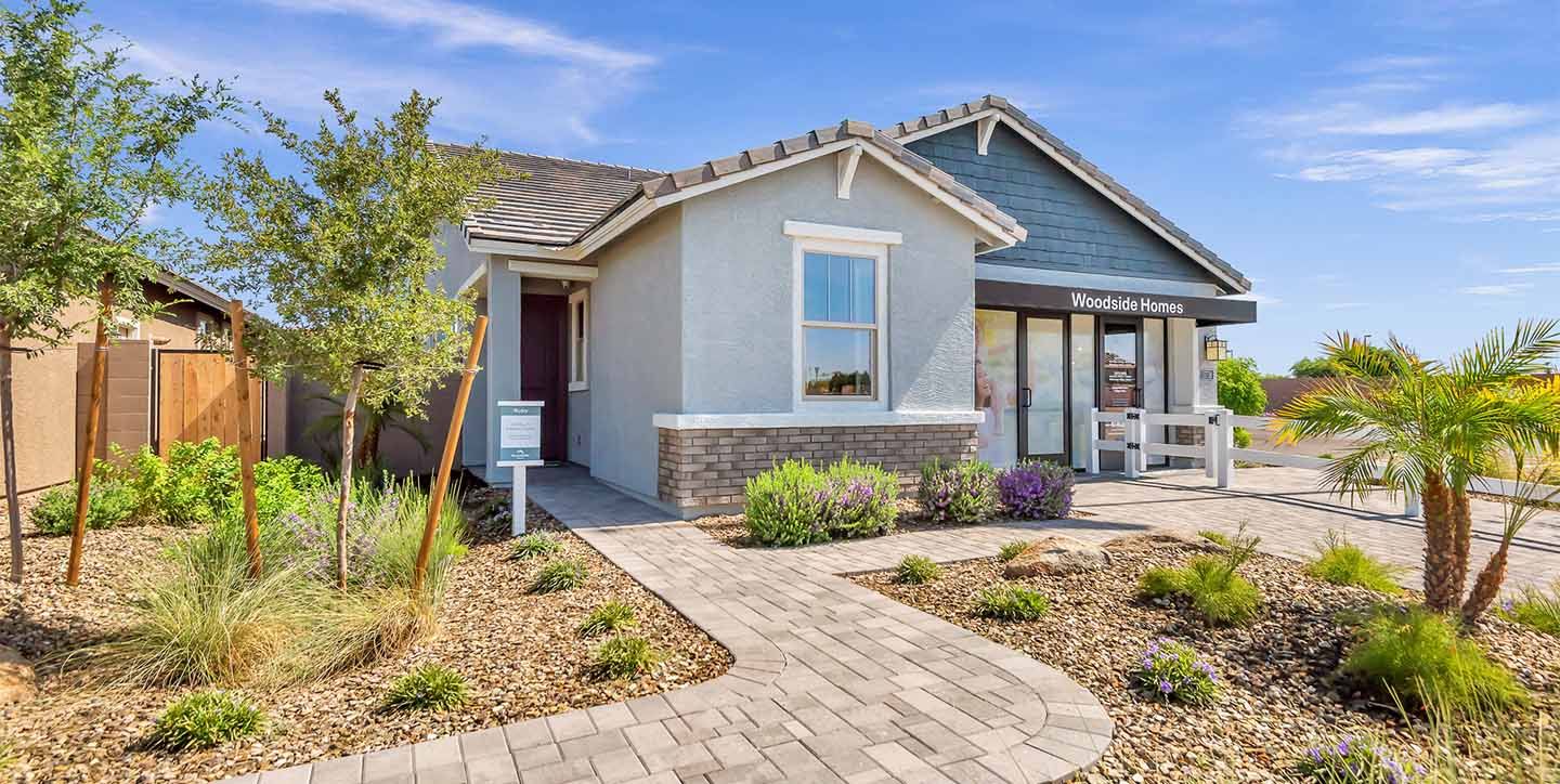 casa en Icon at Thunderbird por Woodside Homes