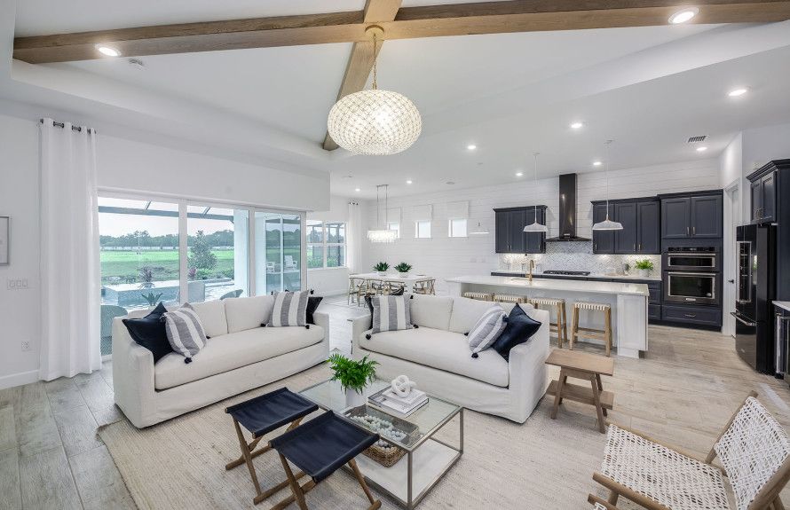casa en BeachWalk by Manasota Key por DiVosta Homes