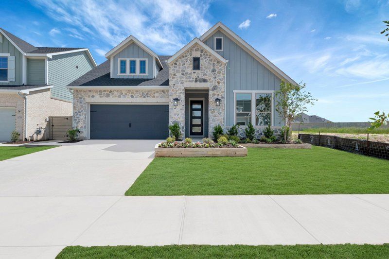 Exterior:Exterior Front