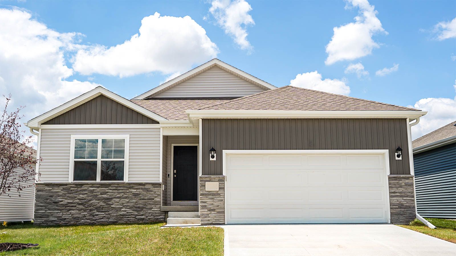 Exterior:Elevation Image 0.