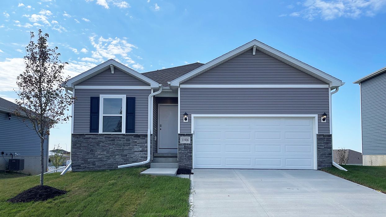 Exterior:Elevation Image 0.