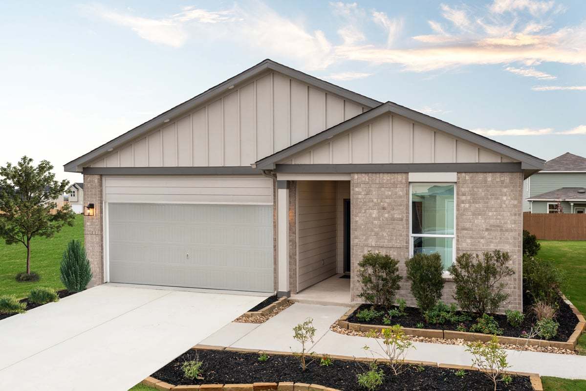 Exterior:Front exterior