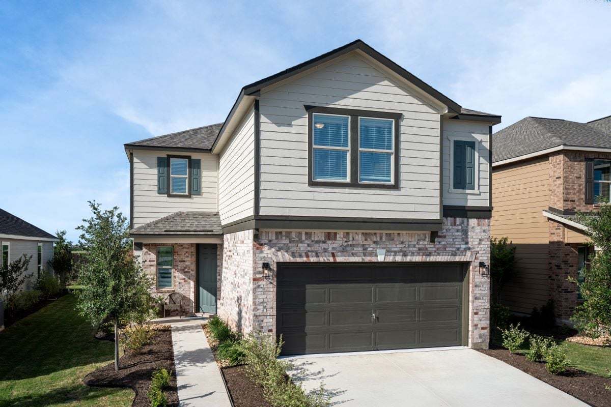 Exterior:Front exterior
