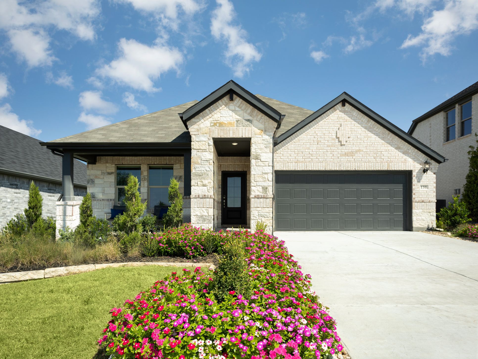Stratton Place,75402