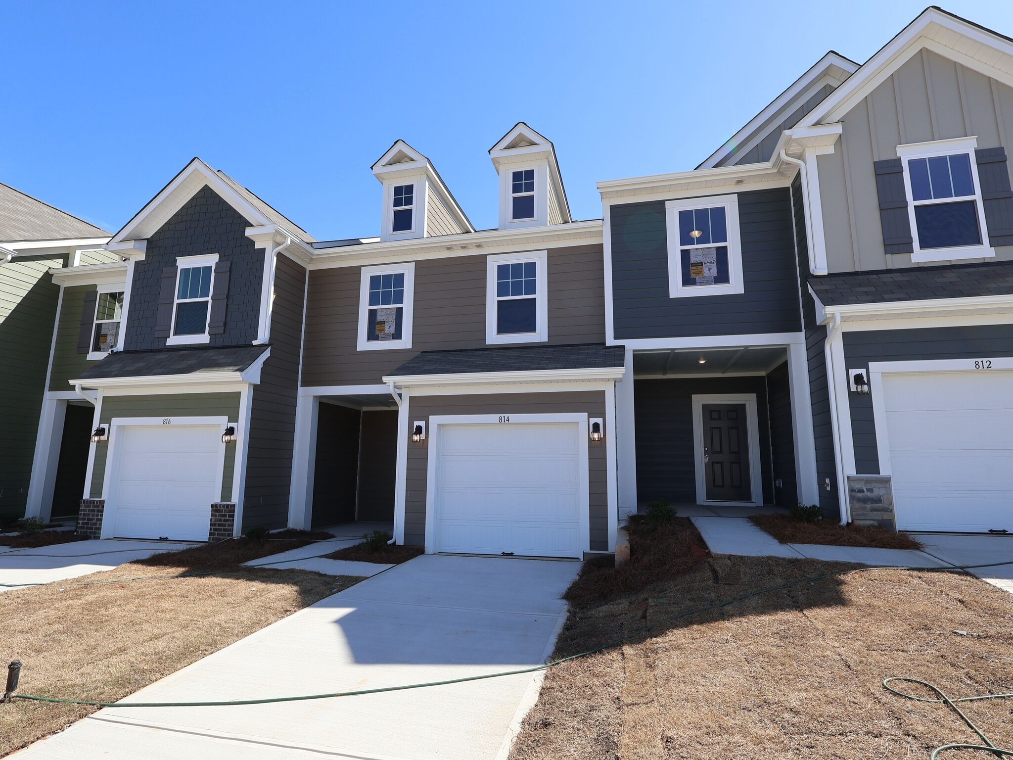 Front Exterior:Front Exterior